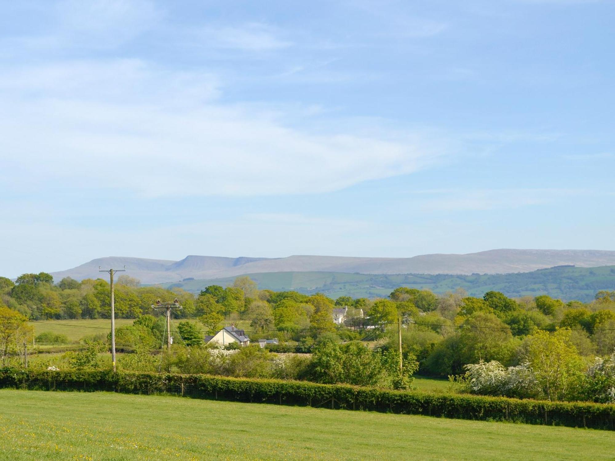 Maes Y Bryn Farmhouse Llanwrda Extérieur photo